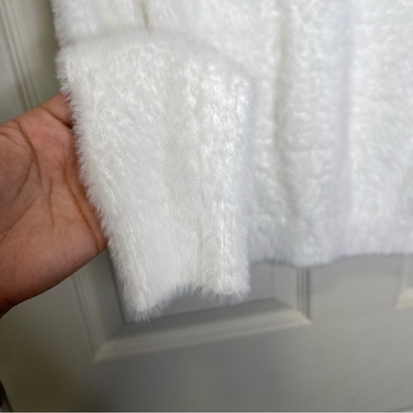 Sunday Women’s White Best Kitten Sweater Sz S - Picture 5 of 7